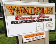 Unit for rent at 929 W Johnson St, Vandalia, IL, 62471