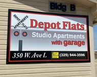 Unit for rent at 350 W Avenue L, San Angelo, TX, 76903