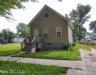 Unit for rent at 926 10th Ave, Rock Island, IL, 61201