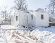 Unit for rent at 2717 E Washington Ave, Des Moines, IA, 50317