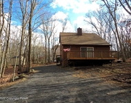 Unit for rent at 157 Saunders Drive, Bushkill, PA, 18324