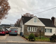 Unit for rent at 109 I U Willets Road, Albertson, NY, 11507