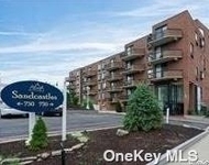 Unit for rent at 750 W Broadway, Long Beach, NY, 11561
