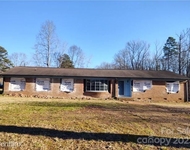 Unit for rent at 3700 R Pinecrest Drive, Gastonia, NC, 28056