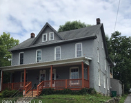 Unit for rent at 221 Philadelphia Ave, Waynesboro, PA, 17268