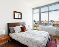 Long Island City - Photo 1