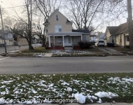 Unit for rent at 1002 N Center St, Bloomington, IL, 61701