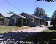 Unit for rent at 447 Ne Jackson St, Roseburg, OR, 97470