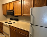 Unit for rent at 1006 Oakcrest St Apt 103, Iowa City, IA, 52246