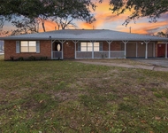 Unit for rent at 400 W Oak Street, Highlands, TX, 77562