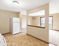 Unit for rent at 211 E Mckinley Ave, Des Moines, IA, 50315