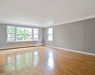 Unit for rent at 2943 W Balmoral Avenue, Chicago, IL, 60625