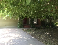 Unit for rent at 2539 East College Avenue, Visalia, CA, 93292