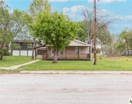 Unit for rent at 705 S Laurel Avenue, Luling, TX, 78648