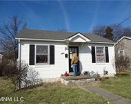 Unit for rent at 1411 Greenwood Alley, Bowling Green, KY, 42101