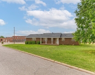 Unit for rent at 424 W Oklahoma Avenue, Weatherford, OK, 73096