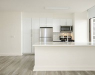 10 Hanover Square - Photo 1