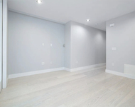 west 52 - Photo 1