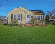 Unit for rent at 425 Old Shipyard Lane, Southold, NY, 11971