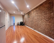 71 Pineapple Street - Photo 1