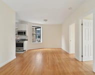 Greenwich Avenue - Photo 1