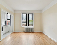 West 10th Street - Photo 1