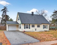 Unit for rent at 6 Sherwood Lane, WILLINGBORO, NJ, 08046