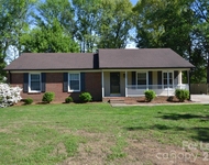 Unit for rent at 1422 Thermal Road, Charlotte, NC, 28212
