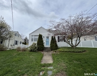 Unit for rent at 42 Parkway, New London, CT, 06320