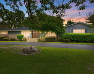 Unit for rent at 27 Sheffield Lane, Oak Brook, IL, 60523