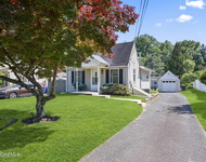 Unit for rent at 804 Nutswamp Road, Red Bank, NJ, 07701
