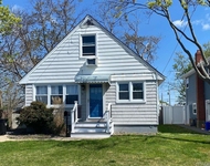 Unit for rent at 98 North Road, Babylon, NY, 11702