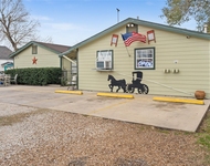 Unit for rent at 2200 Peach Avenue, Bay City, TX, 77414