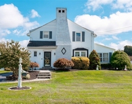 Unit for rent at 53 Mowbray Avenue, Bay Shore, NY, 11706