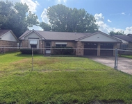 Unit for rent at 501 E Oak Street, Highlands, TX, 77562