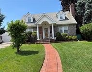 Unit for rent at 19 Aberdeen Road, New Hyde Park, NY, 11040