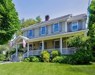 Unit for rent at 14 Buckingham Place, Manhasset, NY, 11030
