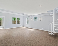 Unit for rent at 204 E Houston Street, Highlands, TX, 77562