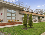 Unit for rent at 26 E Washington Avenue, Lake Bluff, IL, 60044