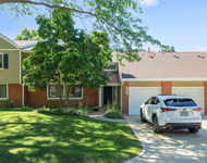 Unit for rent at 995 S Pinetree Circle, Buffalo Grove, IL, 60089
