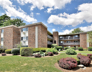 Unit for rent at 600 S York Street, Elmhurst, IL, 60126