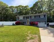 Unit for rent at 35 Shelton Court, Ronkonkoma, NY, 11779