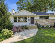 Unit for rent at 1526 E Forest Avenue, Wheaton, IL, 60187