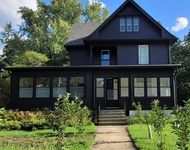 Unit for rent at 1313 E Washington Street, Bloomington, IL, 61701
