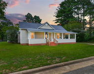 Unit for rent at 423 E Edinborough Avenue, Raeford, NC, 28376