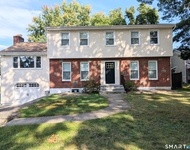 Unit for rent at 1996 Huntington Road, Stratford, CT, 06615