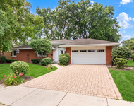 Unit for rent at 924 Brookline Lane, Park Ridge, IL, 60068