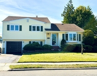 Unit for rent at 2 Radnor Court, Hicksville, NY, 11801