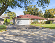 Unit for rent at 228 Dover Drive, Des Plaines, IL, 60018