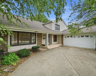 Unit for rent at 902 N Rohlwing Road, Palatine, IL, 60074